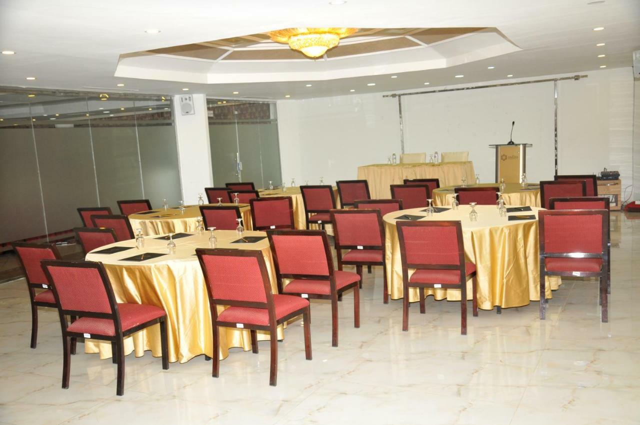 Hotel Di-Palace Riyadh Exteriör bild